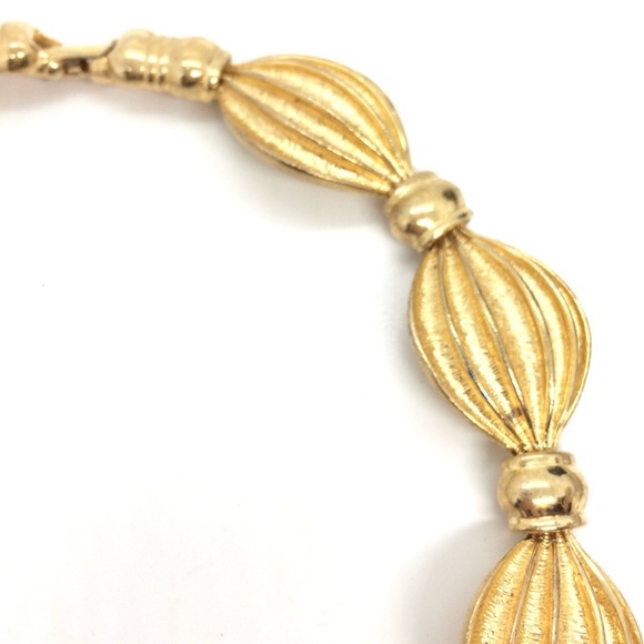 VINTAGE 80S 90S UNSIGNED IVANA TRUMP BRUSHED GOLD TONE RIBBON NECKLACE STATEMENT - Picture 11 of 17